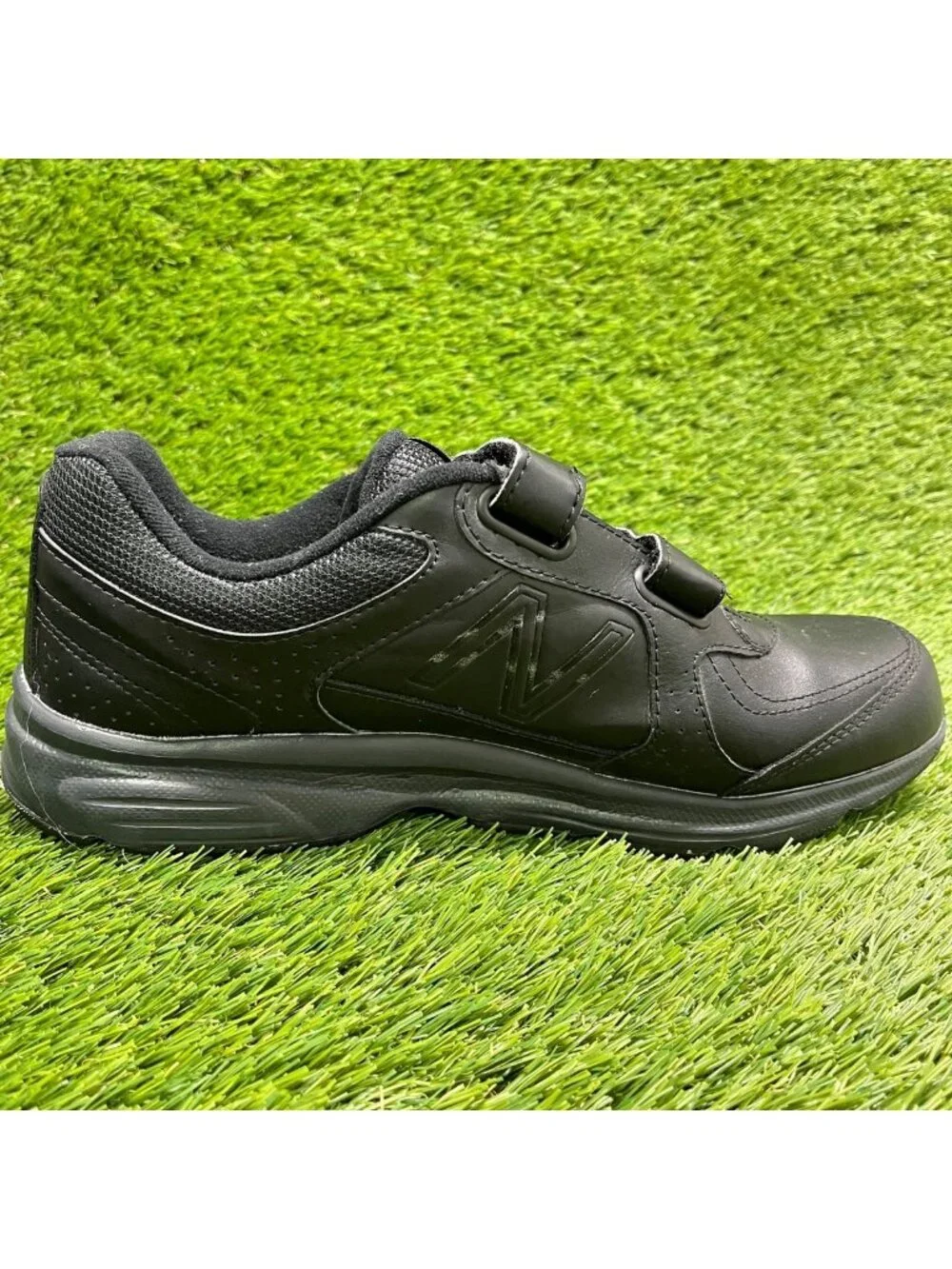New Balance 411 Mens Size 9 Triple Black Athletic Hook & Loop Shoes Sneakers